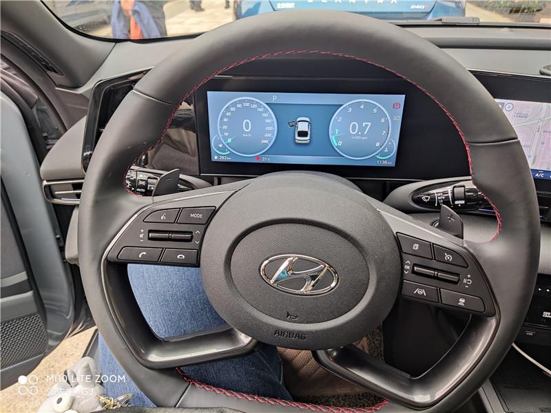 2020现代第七代伊兰特白色,小米社区新品季