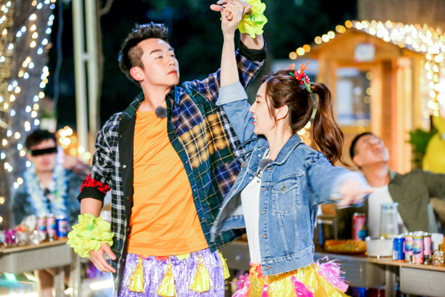 王晓晨谈与张嘉译拍吻戏,王晓晨和胡歌张嘉译拍吻戏