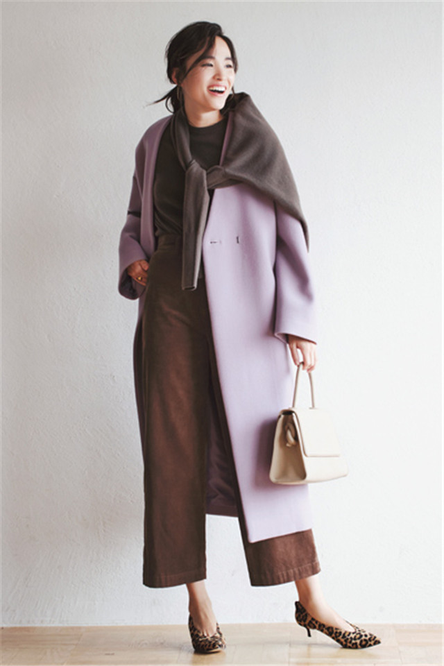 秋冬氛围感大衣深驼色,廓形中款米色大衣