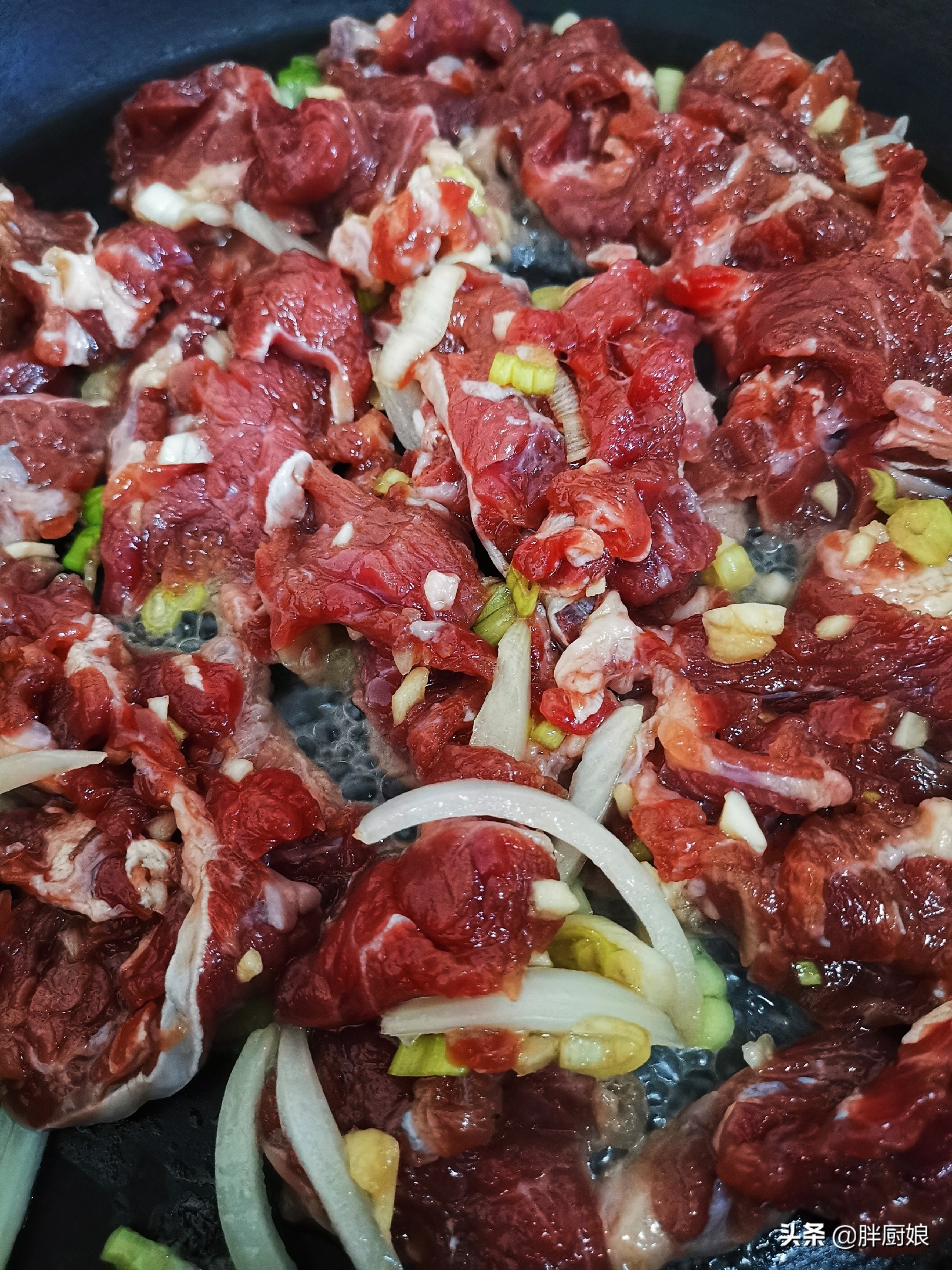 家庭版的烤肉入味好吃还简单,在家烤肉用什么底油