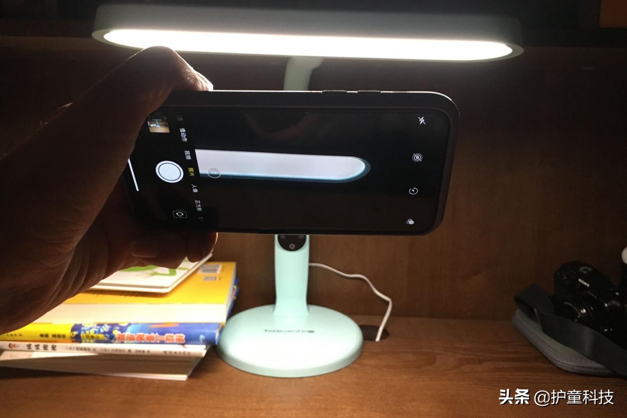 护童护眼灯跟好视力灯哪个好,护童护眼灯是全光谱吗