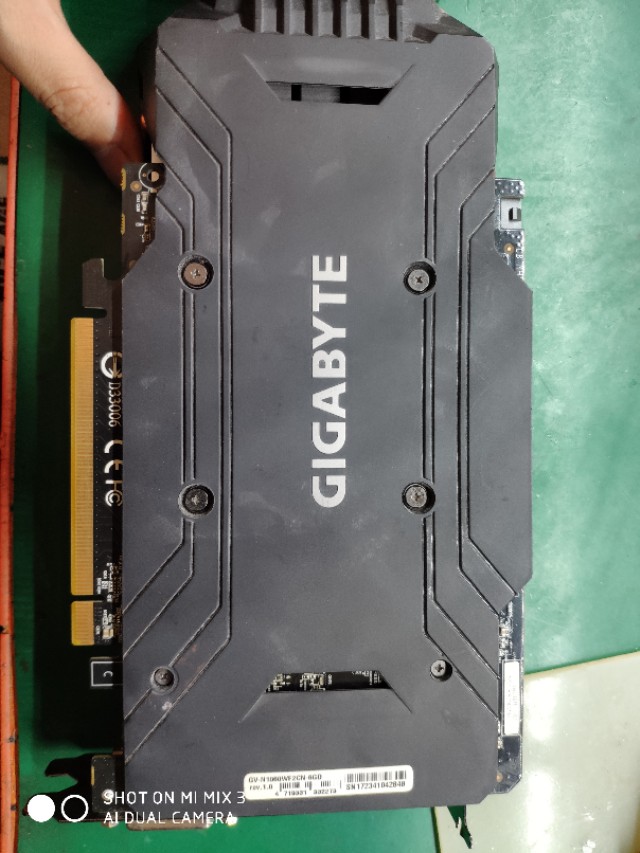 大神们来看看我的显卡是不是烧了,技嘉4060eagleoc8g猎鹰三风扇显卡