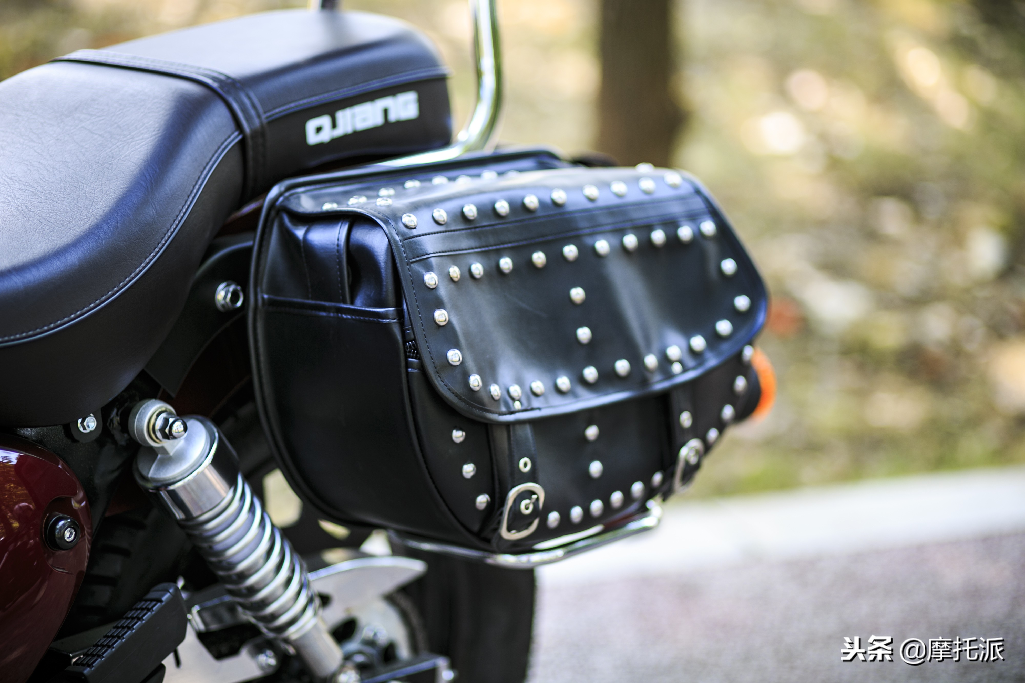 凯威极光200摩托车,钱江凯威荣光202和极光200的区别