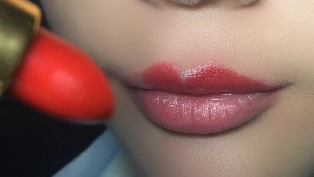 嘴巴有点突出怎么化唇妆,没有唇形怎么画唇妆手把手教