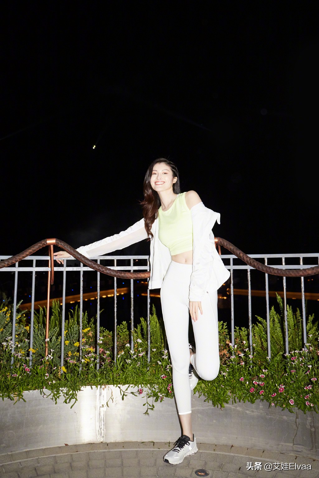 何穗维密造型瞬间惊艳四座,何穗维密新年大片图片