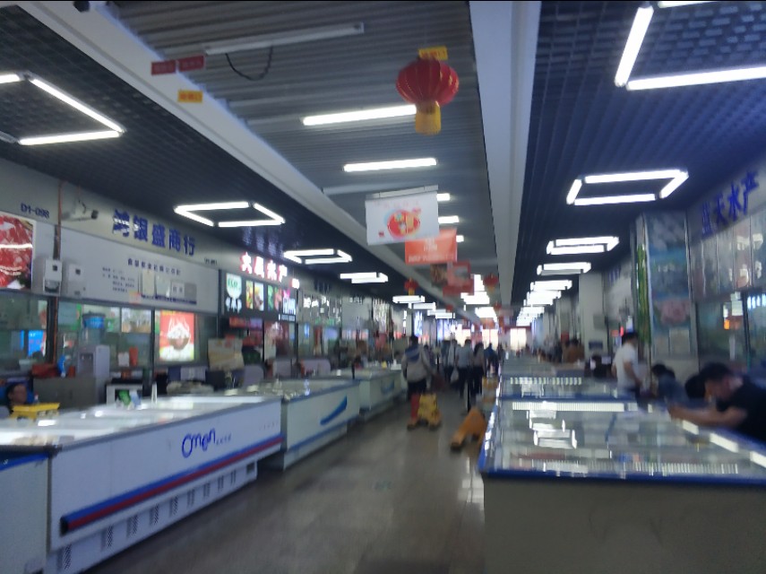 *疆新**最大的冷冻食品交易市场在这里!里面东西齐全建的也很大气!