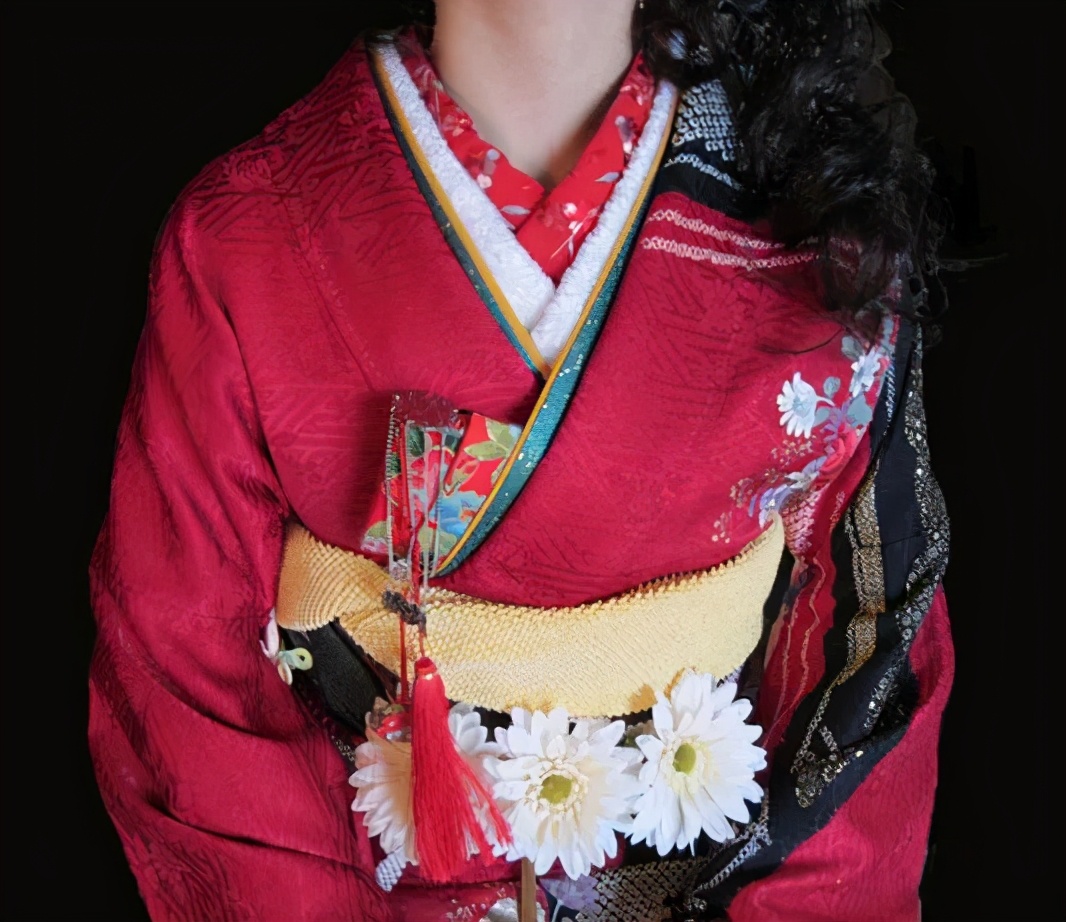 日本小姐姐包包里面都有什么,日本小姐姐随身包都带什么