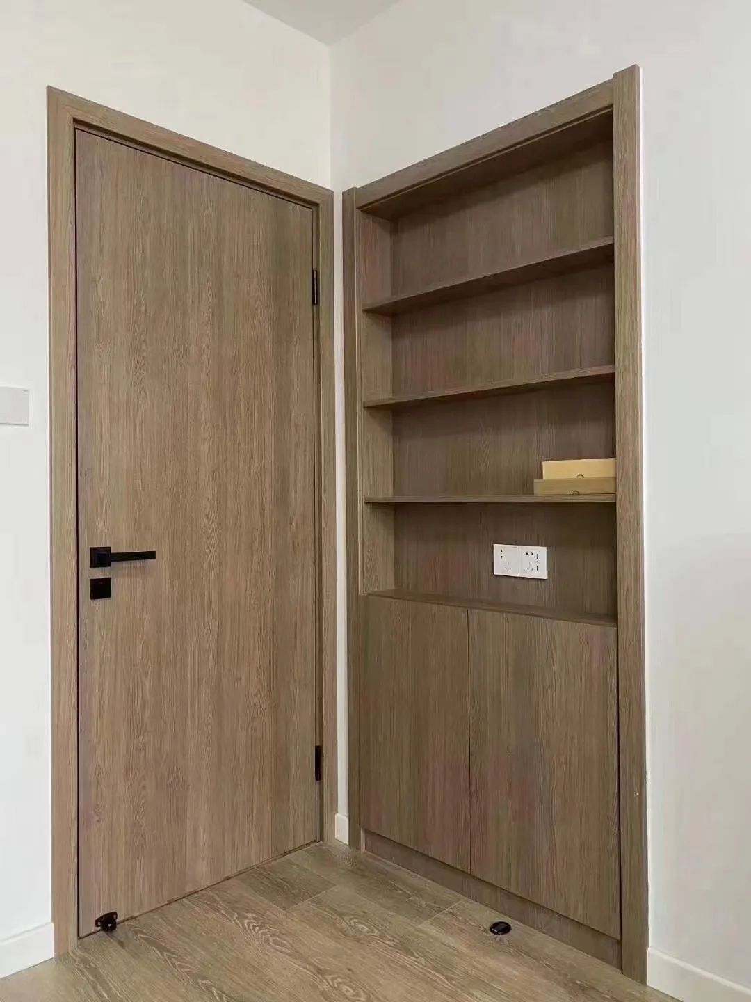 120平方三室两厅轻奢黑白灰,143平胡桃木轻奢高级装修