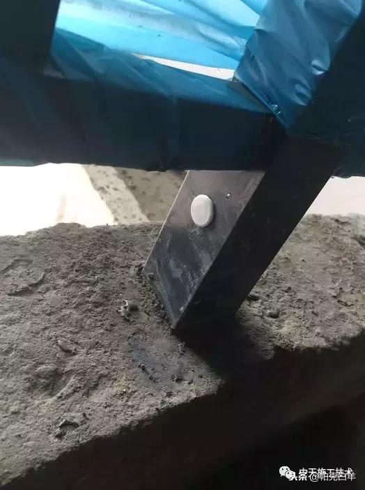 栏杆基础及预埋件怎么安装,混凝土栏杆预埋安装全过程