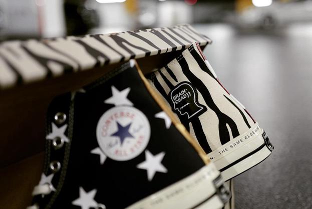 为什么大家都喜欢香奈儿,为什么那么多人喜欢穿匡威