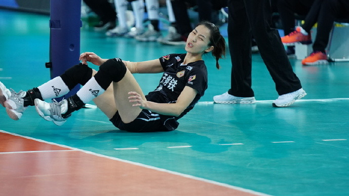 江苏女排刁琳宇受伤第二次上场,女排联赛刁琳宇受伤前完整版