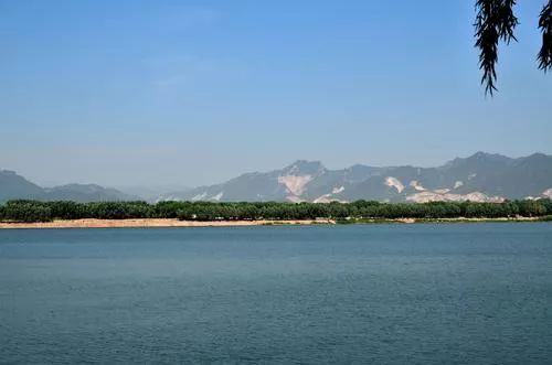 六大开发商鏖战青龙湖，首付100万刚需族愿意去六环外置业吗？