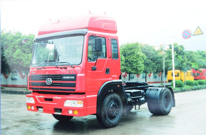 40年前的牵引车,50年红岩卡车