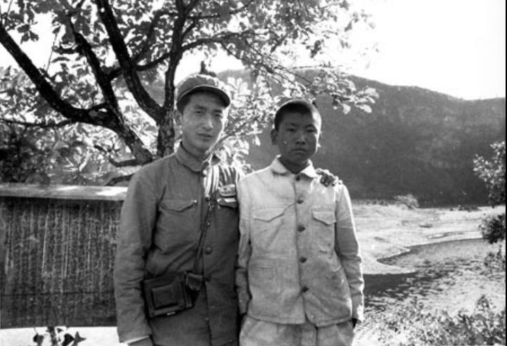 毛主席独自珍藏毛岸英遗物26年，毛岸英牺牲后他曾休养两个多月