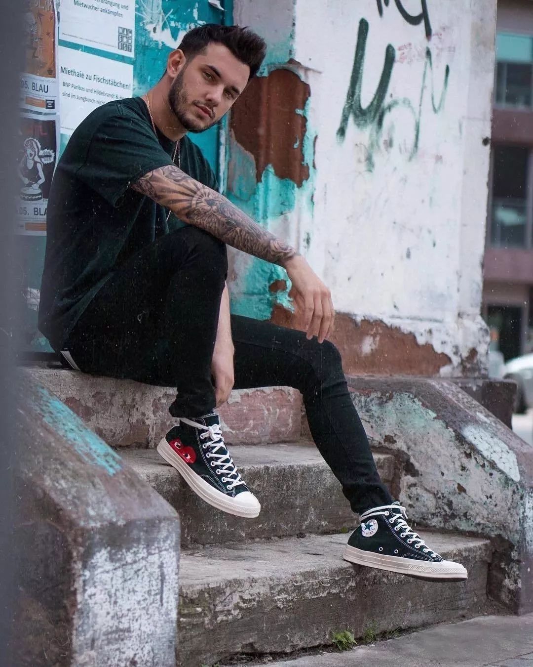 最适合搭配匡威的牛仔裤,红色高帮匡威搭白色牛仔裤韩系