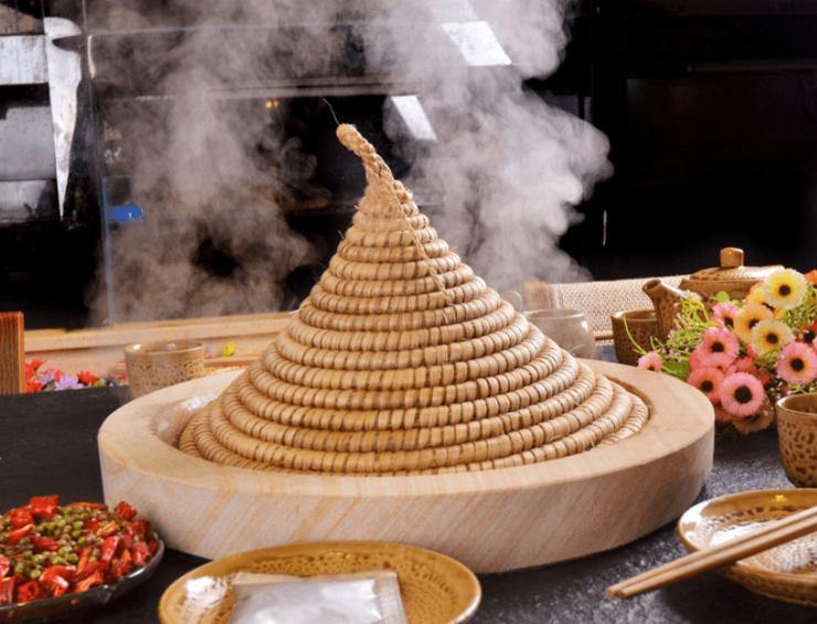 云南特色的蒸汽石锅鱼味道真不错,好吃的云南蒸汽石锅鱼