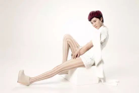 郁可唯被甩荧光棒,36岁的郁可唯