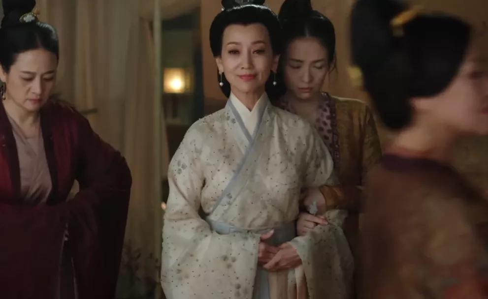 瞪眼咆哮,摇头晃脑,这6位演技被高估的“老戏骨”,该亮亮相了