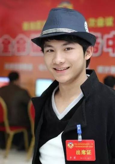 南宁上空无人机表演,南宁无人机表演灯光秀直播