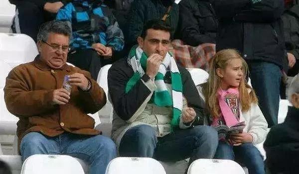 花生腰果哪个好,腰果巴旦木坚果