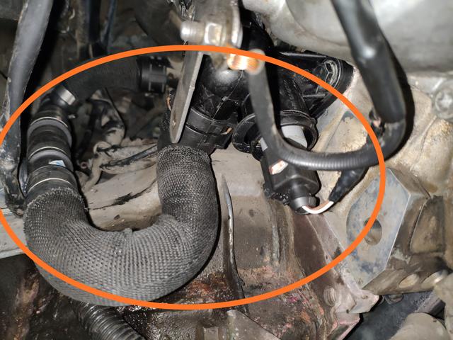 11年奥迪a6漏机油,奥迪a62.0t漏水一般哪里问题