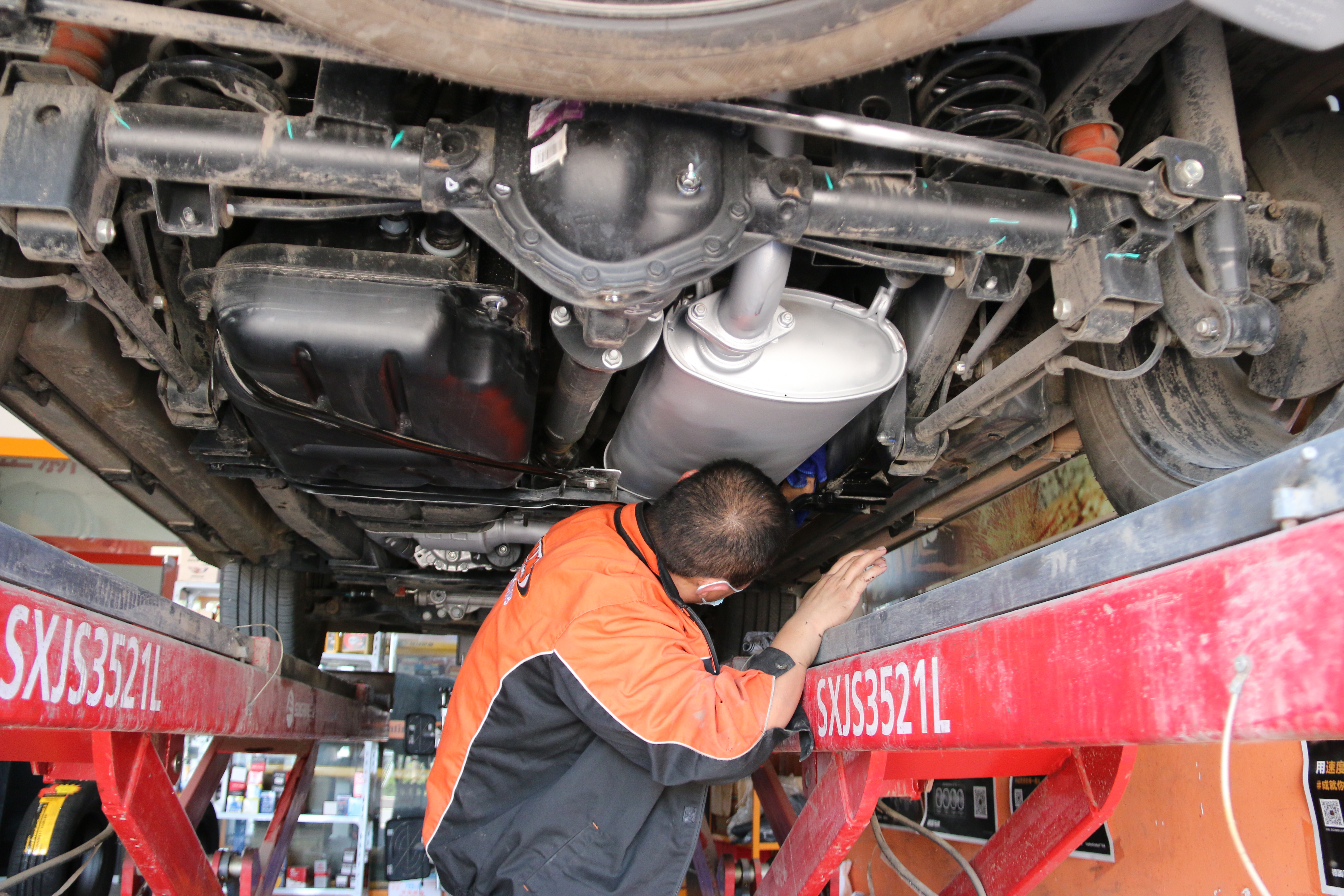 汽车有没有必要做底盘装甲,汽车有必要做底盘护甲吗