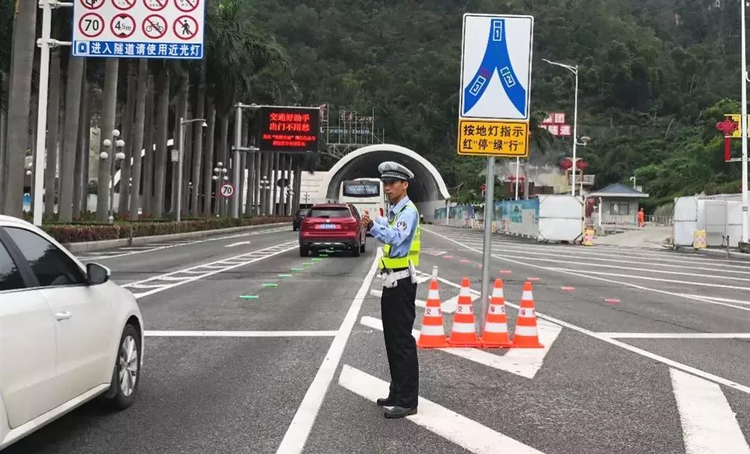 板樟山隧道地面藏有灯！走错算冲红灯扣6分？司机7大疑问解答…