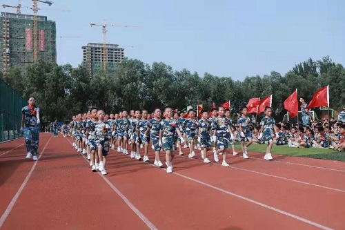 青岛市党史学习教育总结大会全文,即墨区启翰小学军训