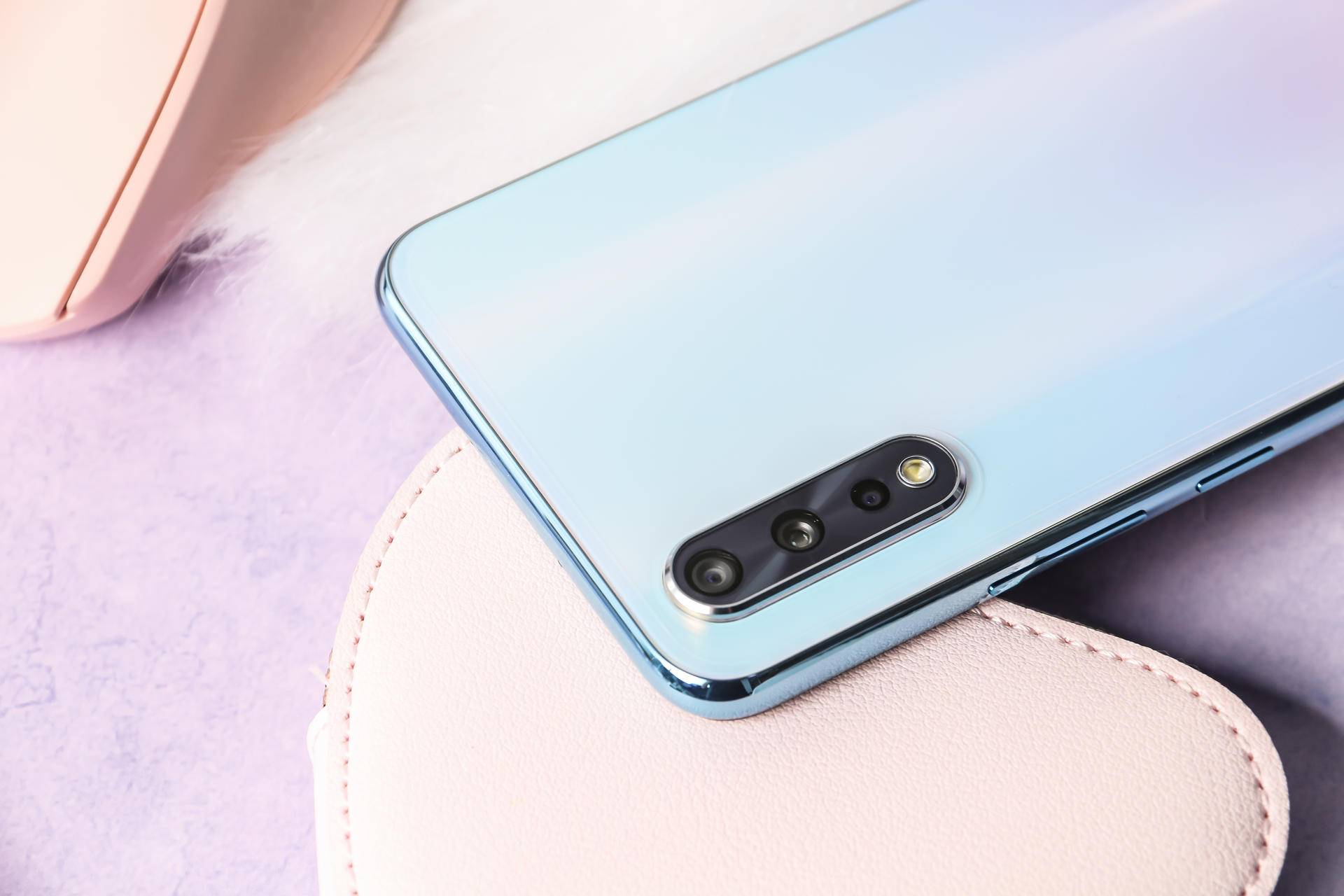 iqooneo855版与标准版外观细节,iqooneo855版和竞赛版谁更值得买