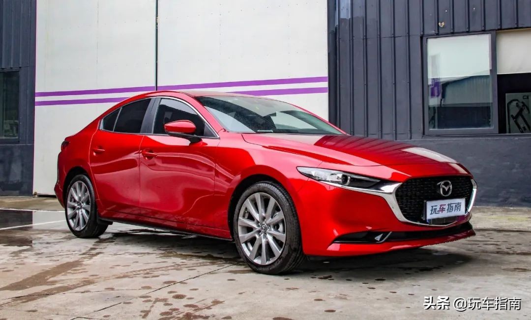 2020款马自达3昂克赛拉自带千斤顶,10万买个二手马自达昂克赛拉好不