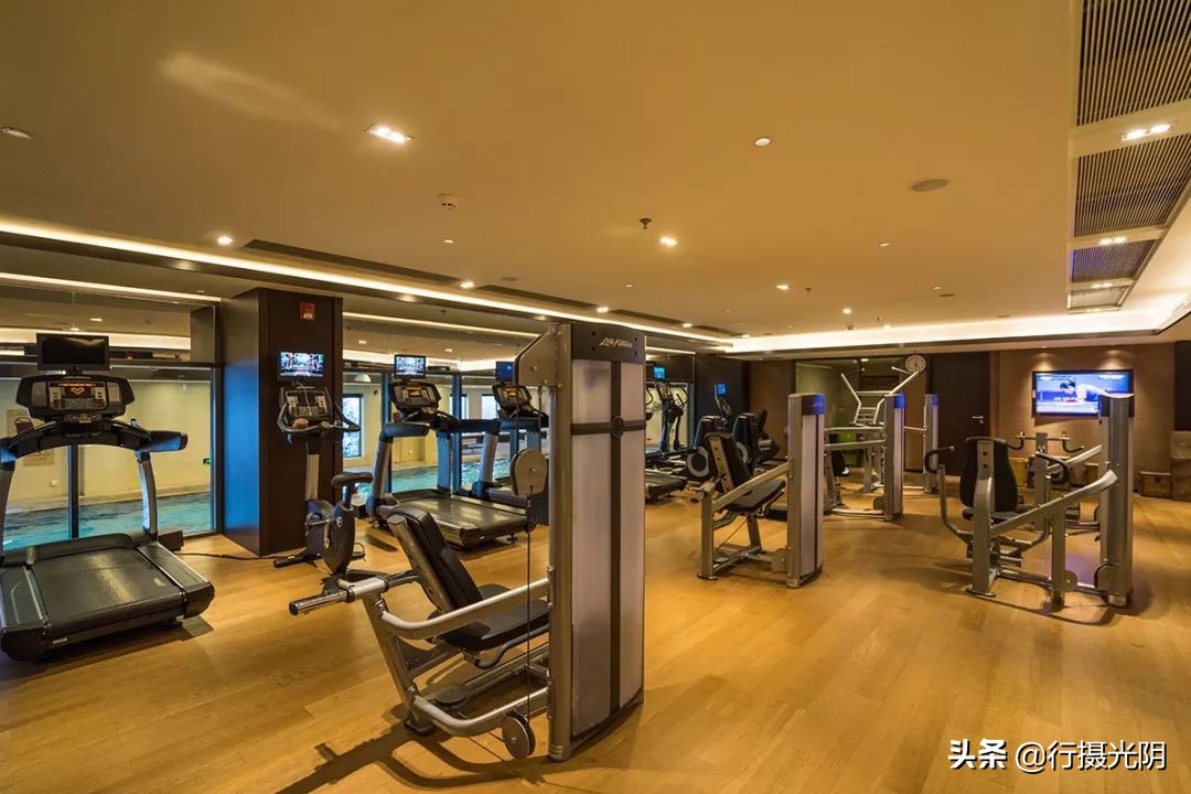 安吉民宿下雪的视频,安吉城堡酒店