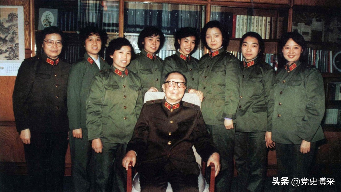 聂帅追悼会上，女儿的举动令人动容，骨灰安放开创八宝山先例