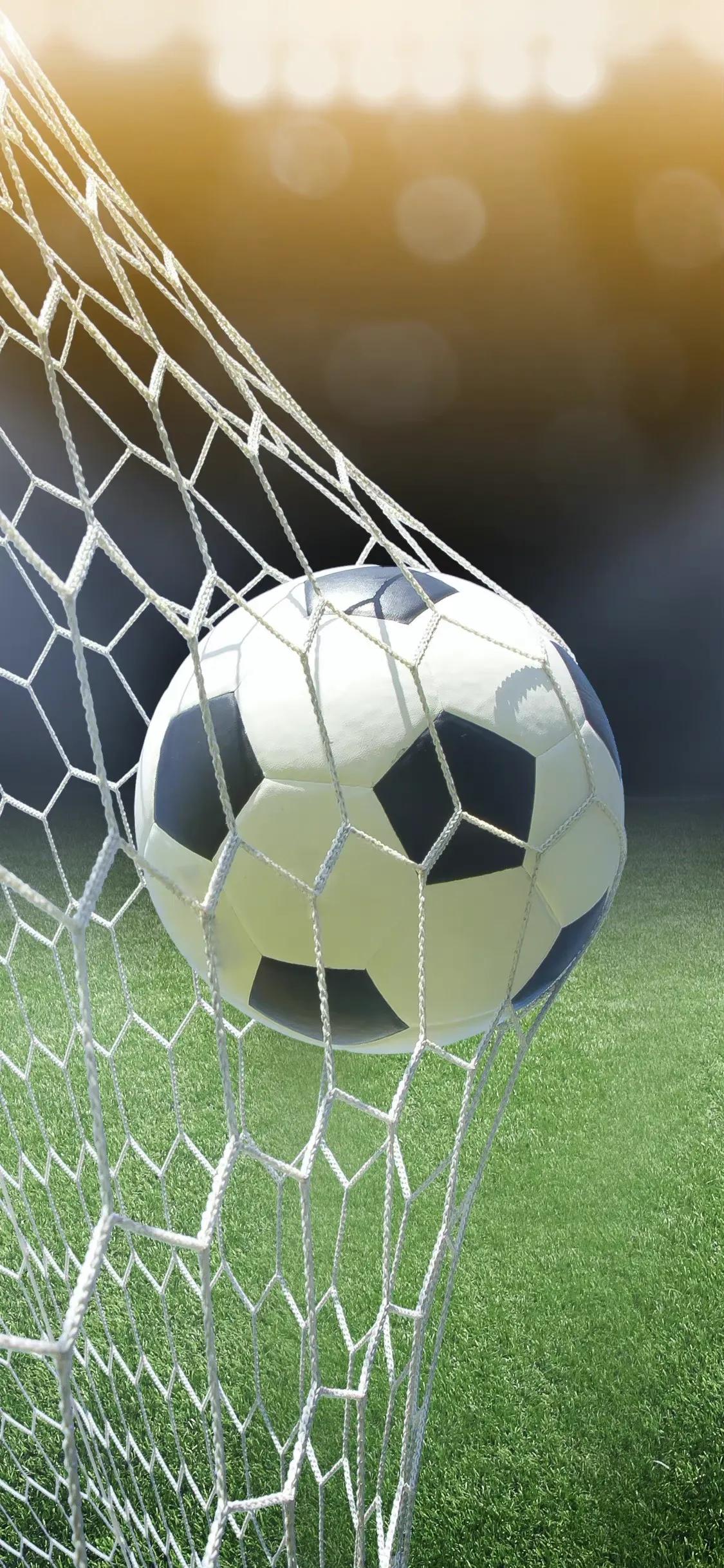 足球壁纸4k超清全面屏c罗,iphone13足球壁纸全面屏