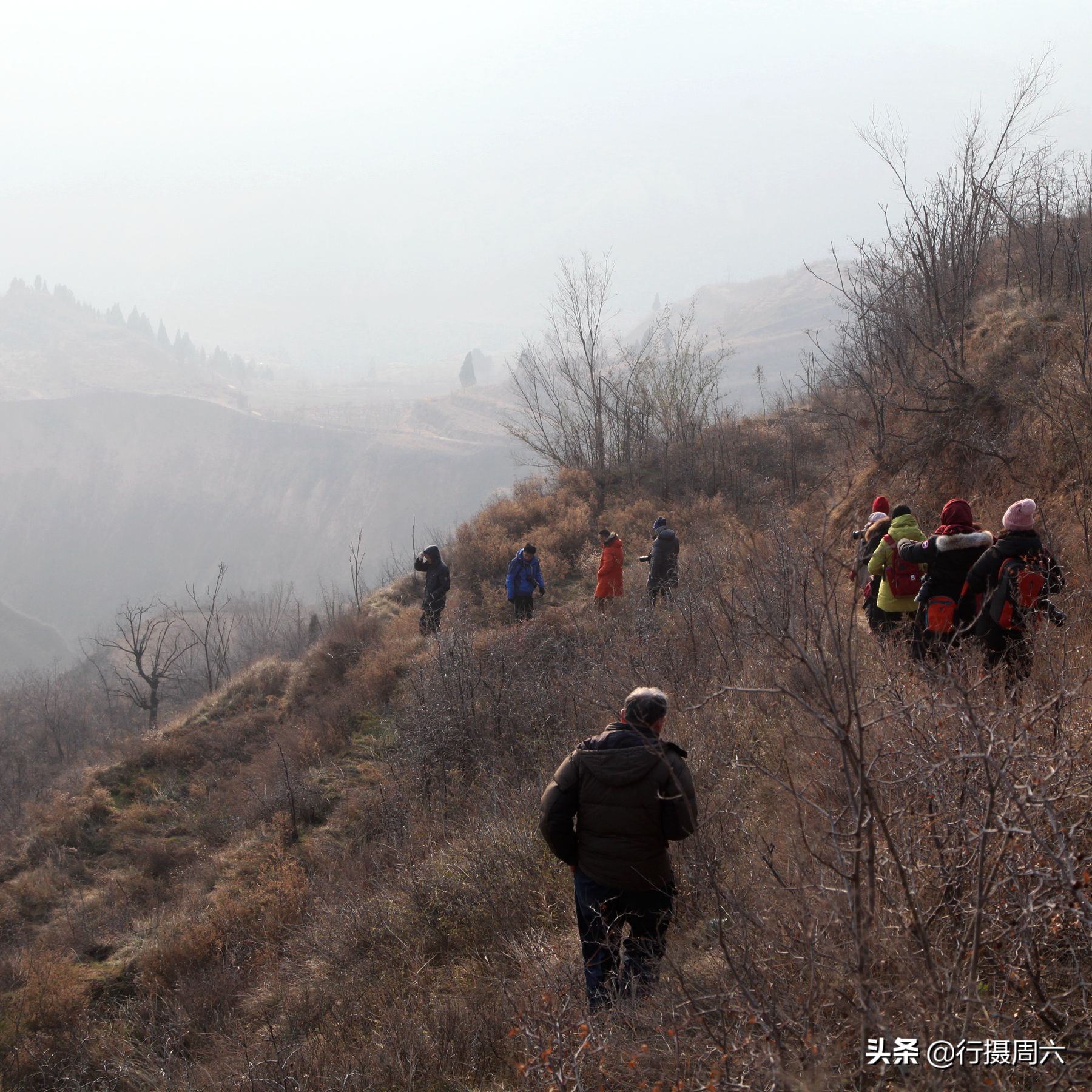 小伙深山隐居烧制陶罐,河南大山陶罐