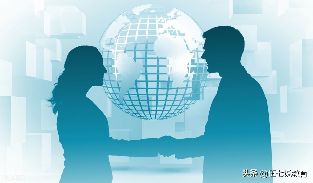 大学开学自我介绍一到两分钟模板,大学开学自我介绍该怎么做