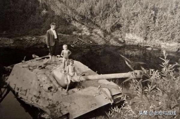 损毁的坦克,一战损失坦克装甲车