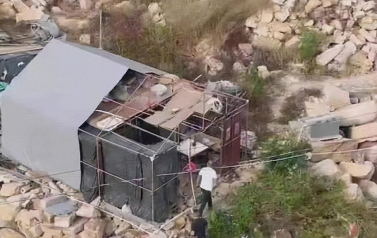 莆田2死3伤嫌犯拒捕自杀身亡，122平方米土地3条人命是否太沉重？