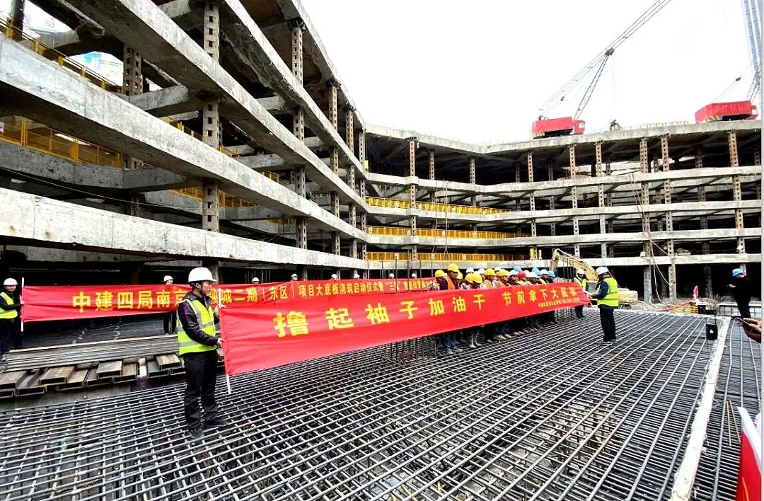 南京金融城二期417米高楼效果图,南京金融城三期400米高楼进展