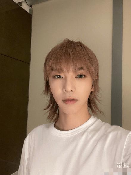 为什么华晨宇植发效果好,华晨宇植发图片是真的吗