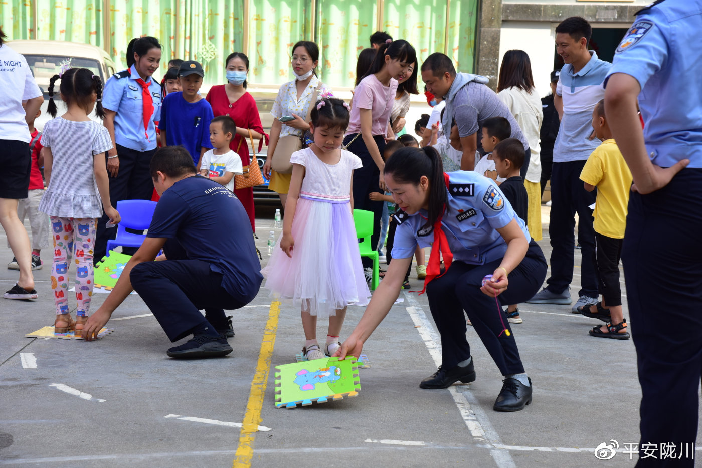 第一次走进警营过六一,迎六一进警营