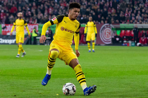 从惨遭英甲队解约，到跻身顶级豪门！这位足坛詹姆斯究竟何许人？