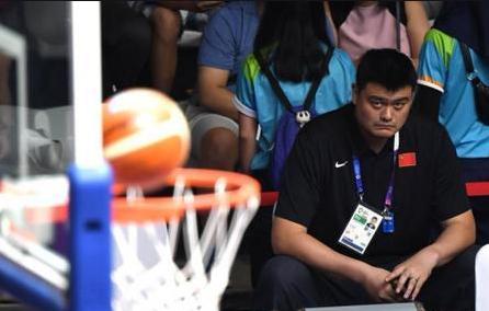 姚明遮羞周琦拆台！中国足球水平远超篮球只有一条路留给篮球人