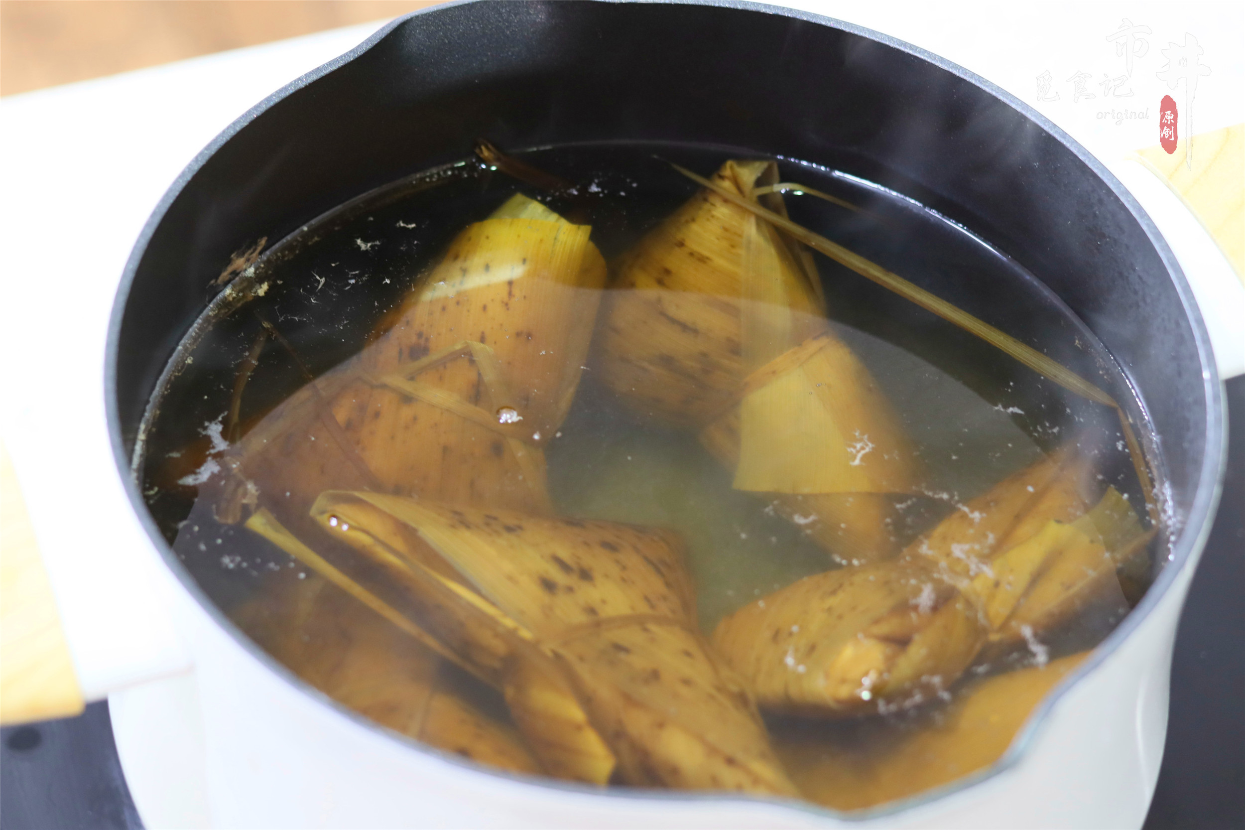 煮粽子是用热水煮还是用凉水煮,煮粽子用冷水还是热水煮