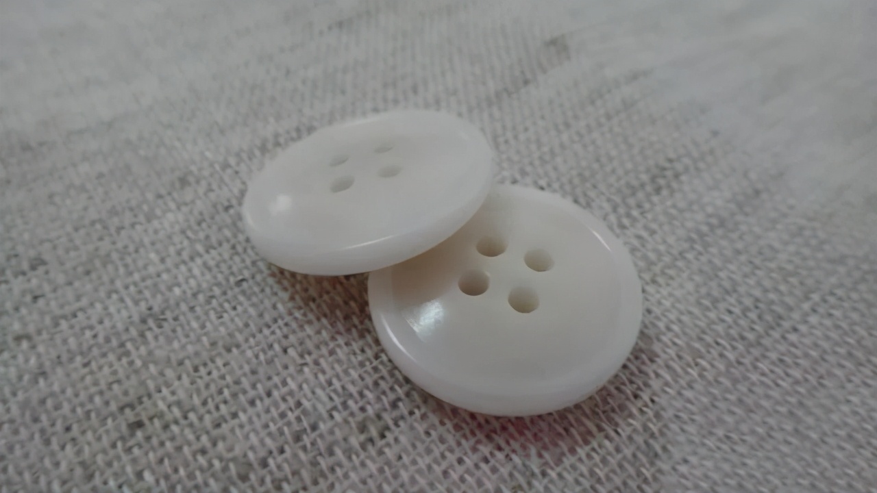 关于西装定制不可忽略的纽扣选择