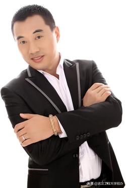 “最牛”创业：他拿48元闯深圳，3年达百万年薪，如今可调动资金120亿