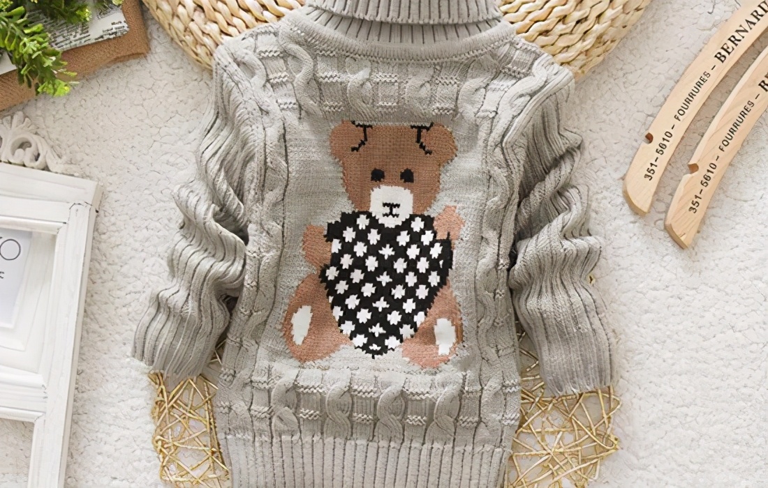 毛衣胸口一个烟洞怎么补救,毛衣蛀虫破了洞怎么办