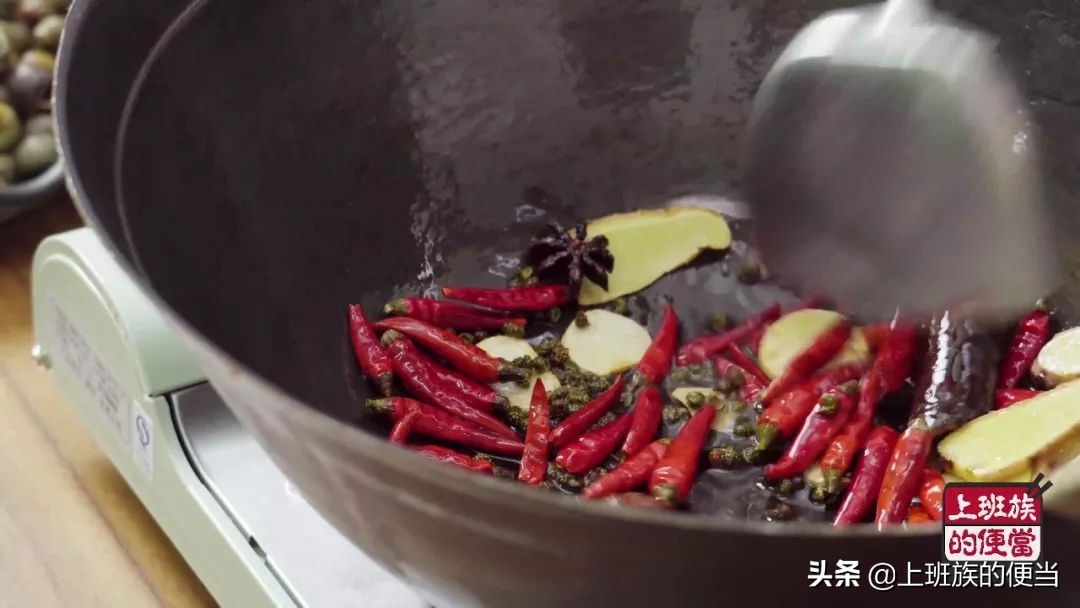 广西柳州螺蛳粉汤底是什么做的,螺蛳粉最简单做法懒人必备