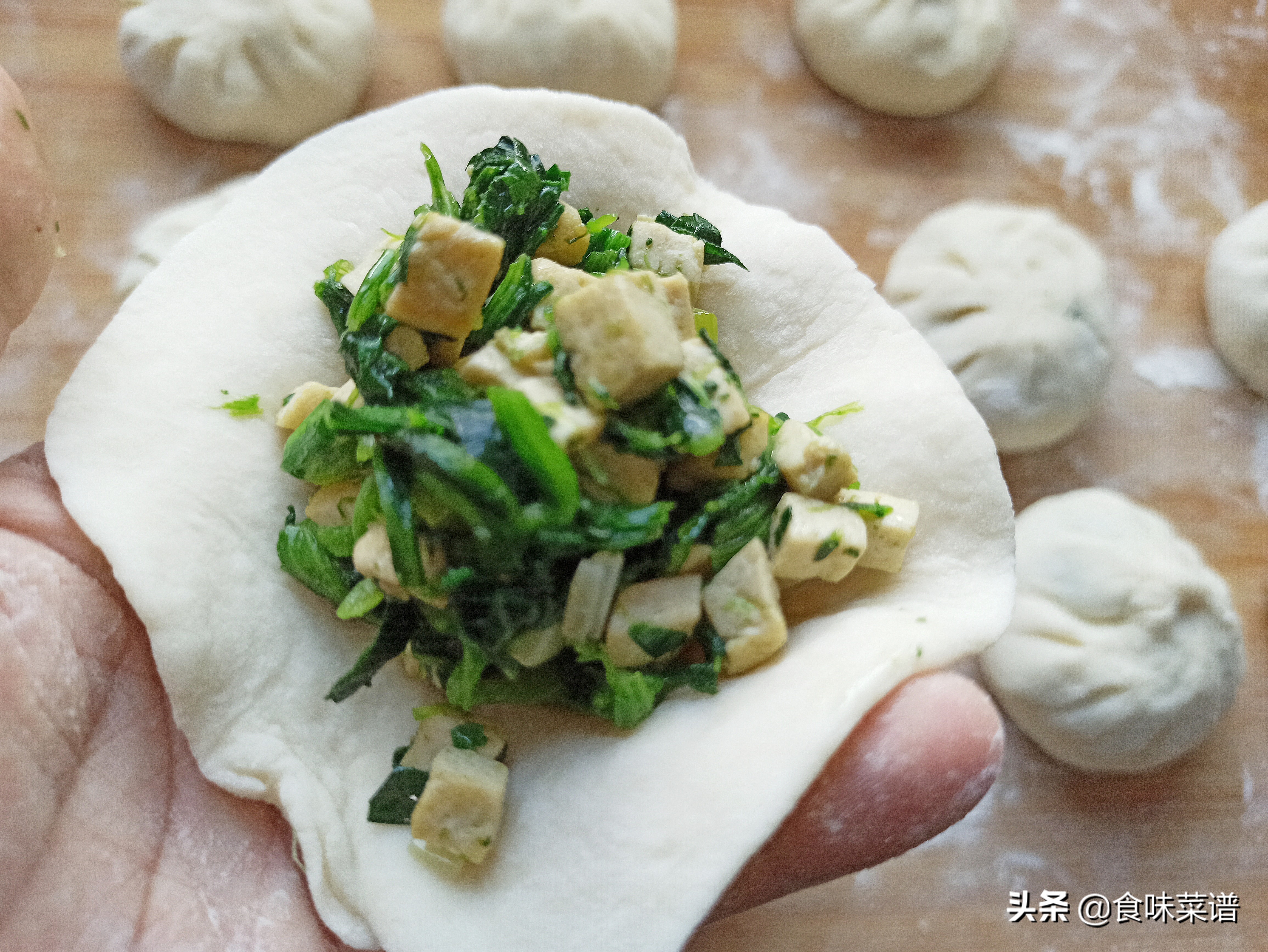 馅饼怎么做又薄又软又劲道,馅饼怎样做才松软好吃视频教程