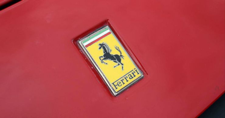 跃马的标志是什么,法拉利跃马车标的由来你知道吗