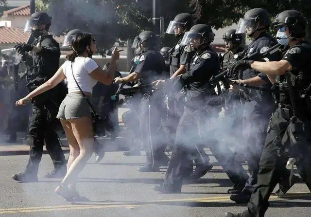 辣椒水喷植物会死吗,喷辣椒水的后果